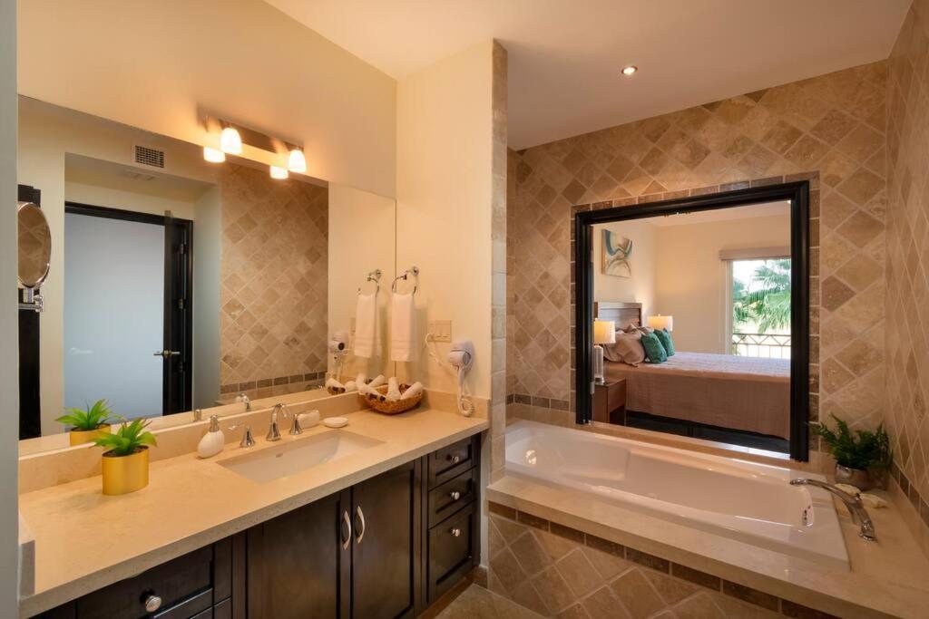 Condo Maravilla - New Luxurious Condo 300Mt From The Beach Cabo San Lucas Exterior foto